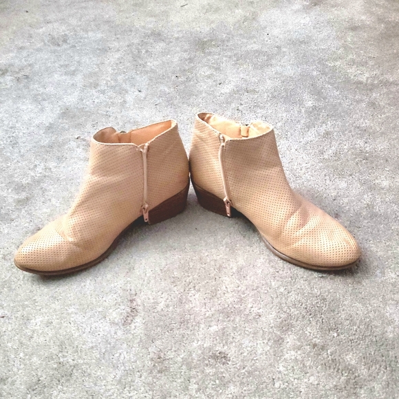 BOGO Esprit Tan Zip-Up Booties with Faux Zipper detail size 6 women's - Picture 5 of 9